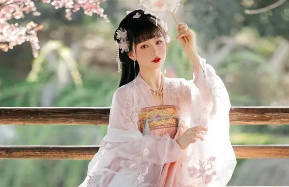 Tháo dỡ nhà cao tầng tại Thủ Dầu Một, Bình Dương