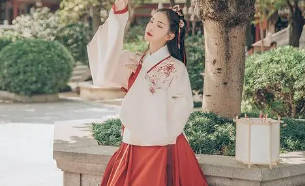 Phá móng bê tông tại Quận 7, TPHCM