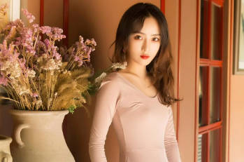 Tháo dỡ cầu thang bê tông tại Thủ Đức, TPHCM