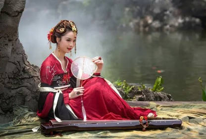 Phá dỡ kết cấu bê tông tại Quận 4, TPHCM